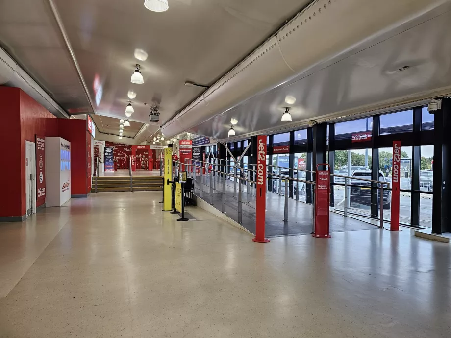 Registracijos B salė (Jet2.com)