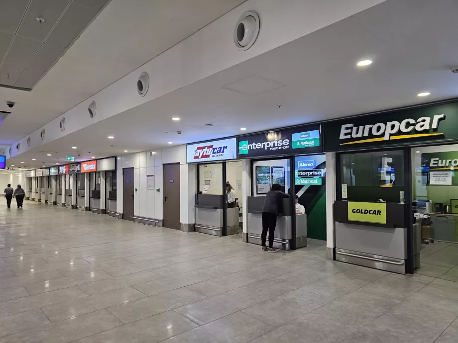 Automobilių nuomos punktai 2 terminale