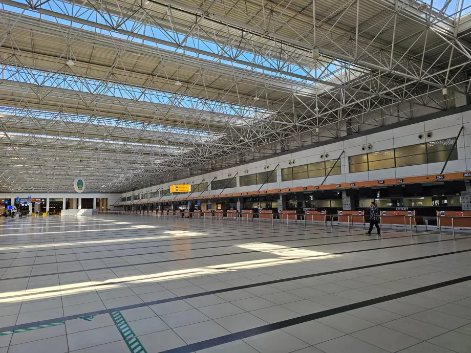 Registracijos stalai 2 terminale