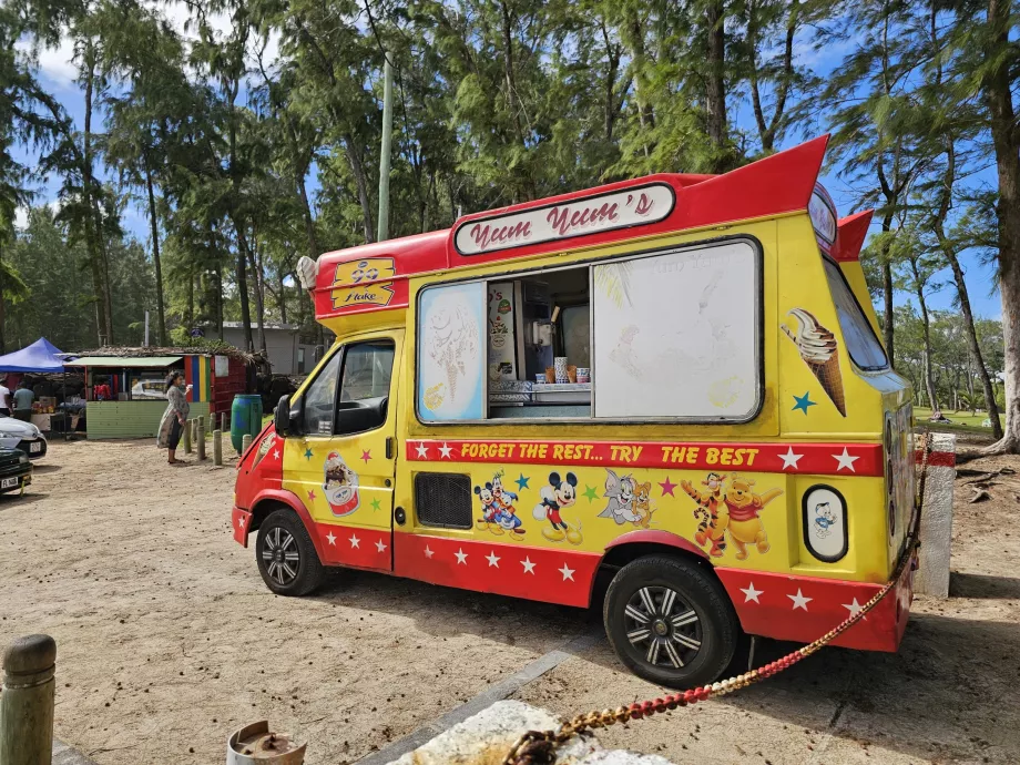 Ledų stendas La Cambuse paplūdimyje