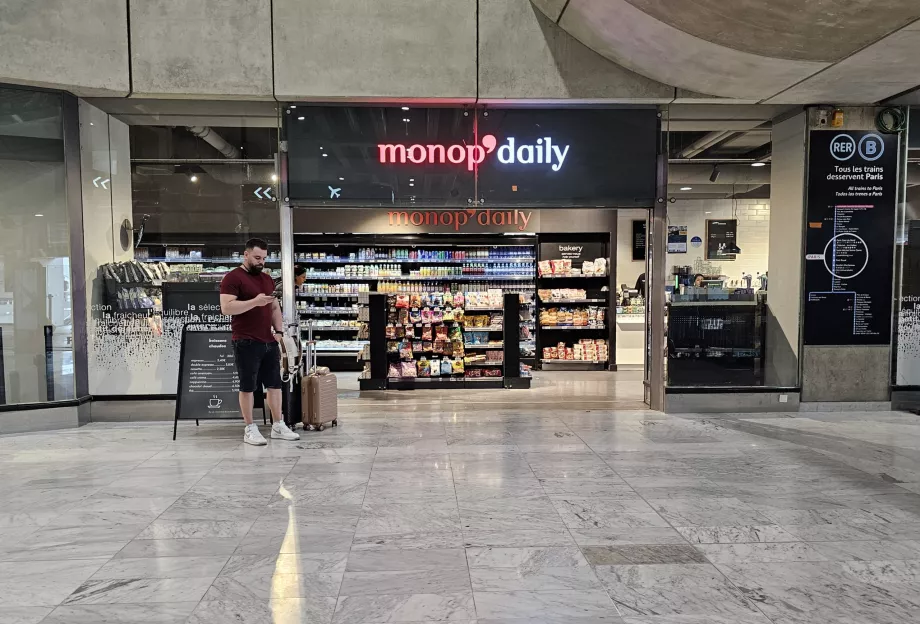 Minimarket prie traukinių stoties