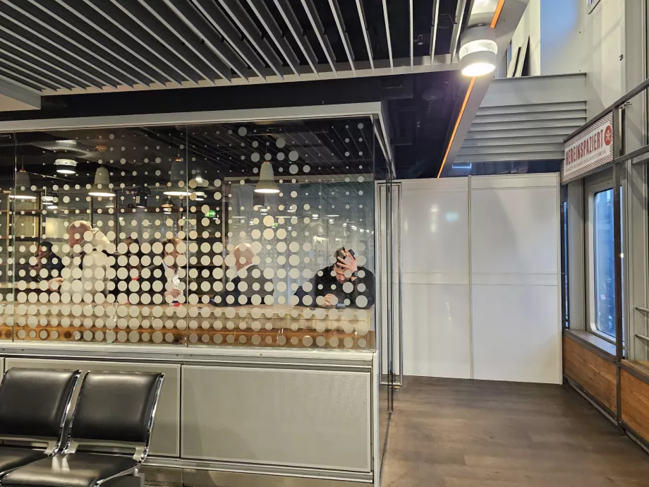 Rūkymo patalpos tranzito zonoje