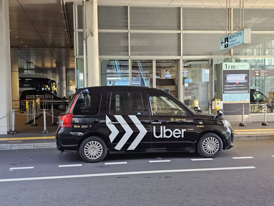 "Uber" prie 3 terminalo