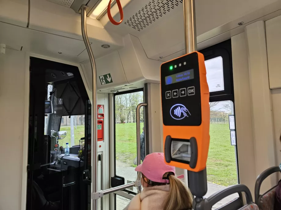 Validatorius prie pirmųjų durų QR kodams įkelti