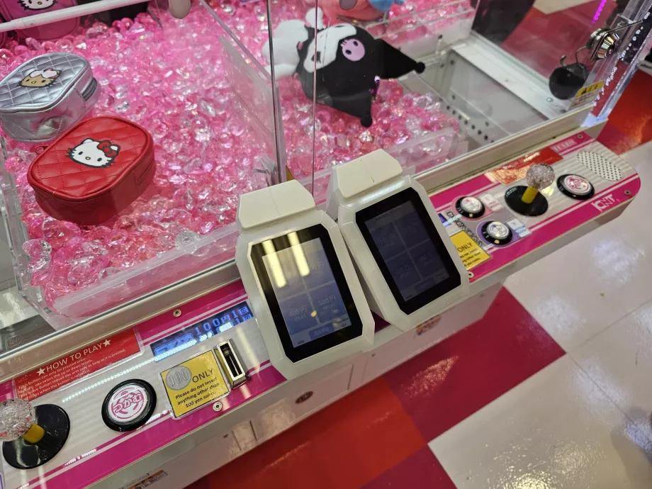 Akihabara, atsiskaitymai kortelėmis lošimo salonuose