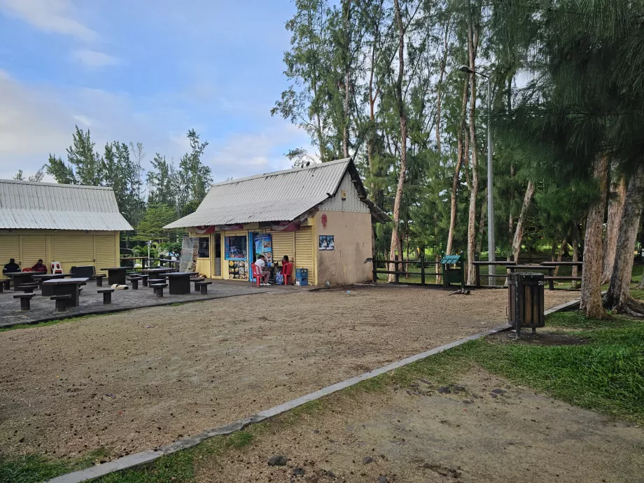Šventojo Felikso paplūdimys, gaiviųjų gėrimų stendas