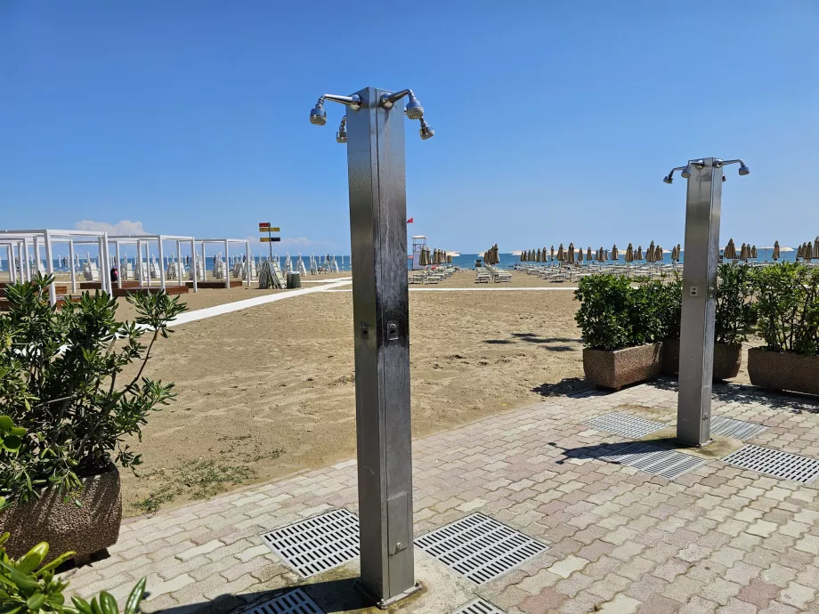 Dušai Lido paplūdimyje