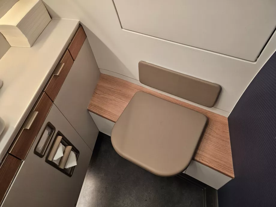 Pirmosios klasės keleivių tualetas