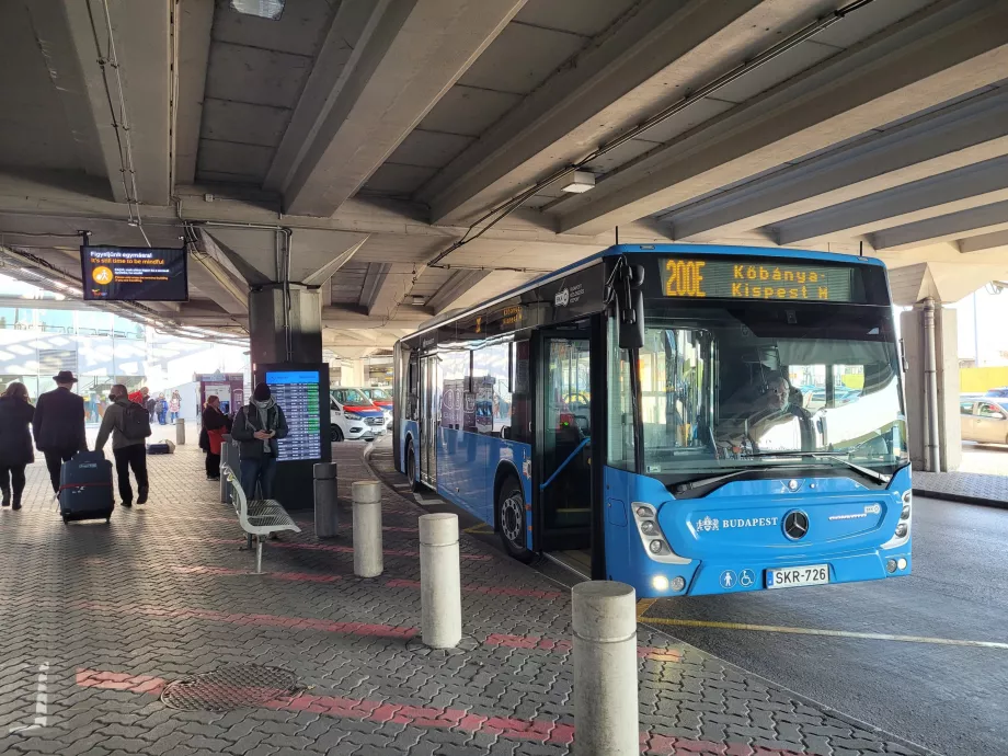 Viešojo transporto stotelė prie oro uosto