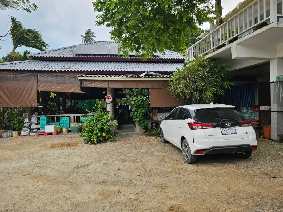 Coral Cove paplūdimys, automobilių stovėjimo aikštelė