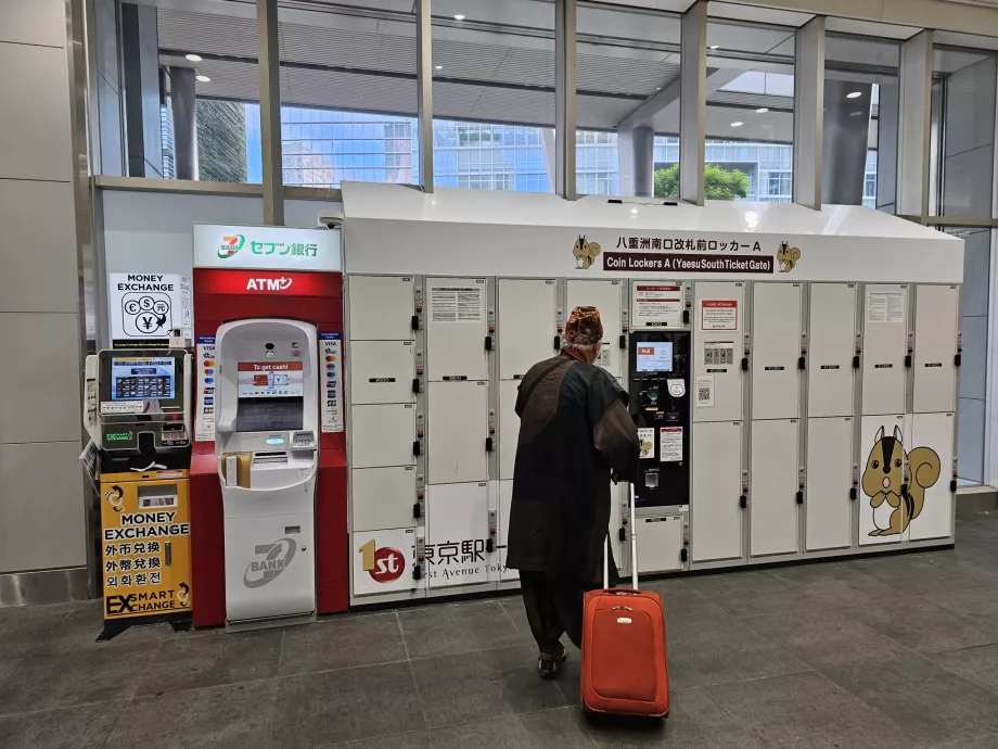 Spintelės bagažui laikyti