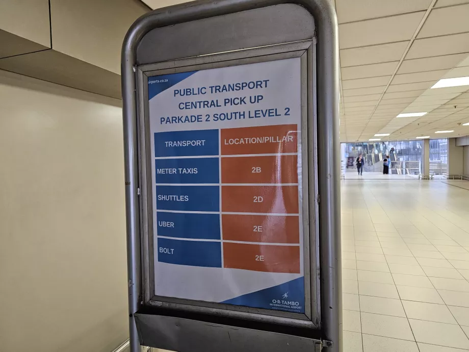 Rodyklė automobilių stovėjimo aikštelėje