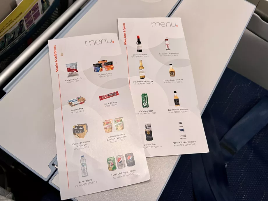 "Flydubai" gaiviųjų gėrimų skrydžio metu pasiūlymas