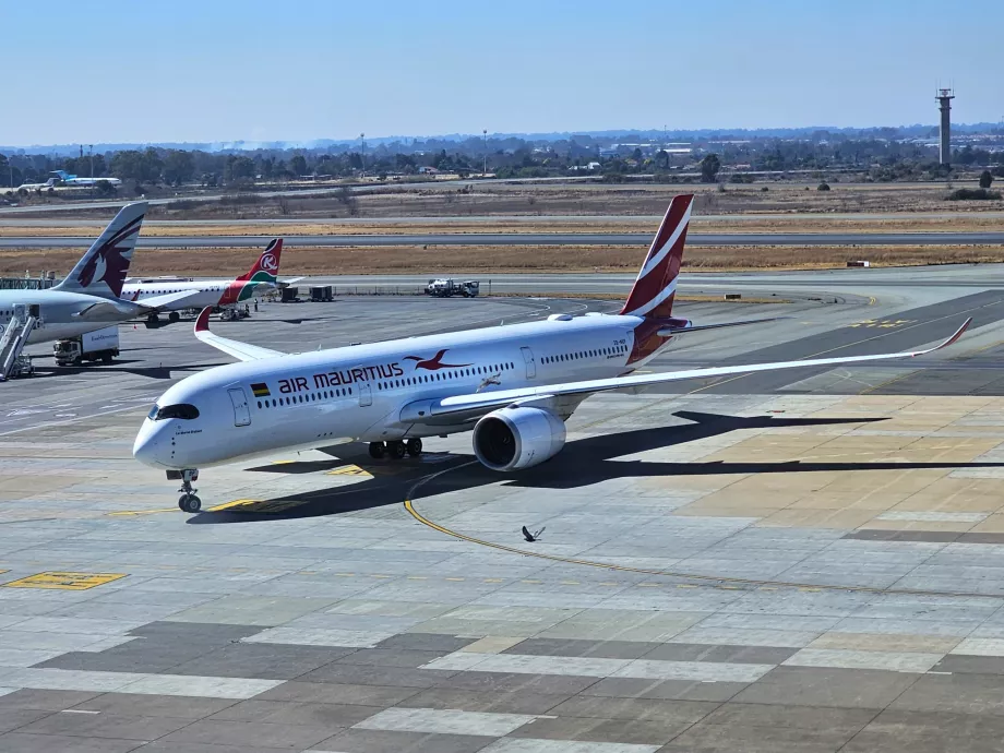 "Air Mauritius", "Airbus A350" Johanesburgo oro uoste