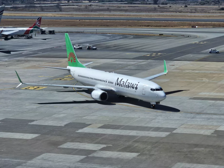"Malawi Airlines", "Boeing 737" Johanesburgo oro uoste