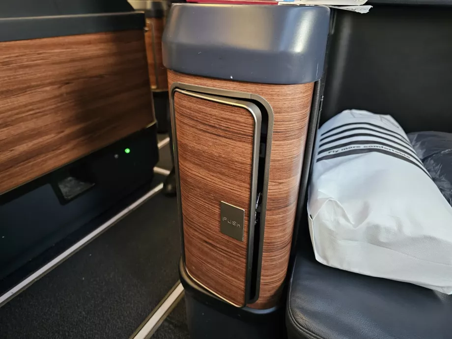 Maža spintelė daiktams laikyti