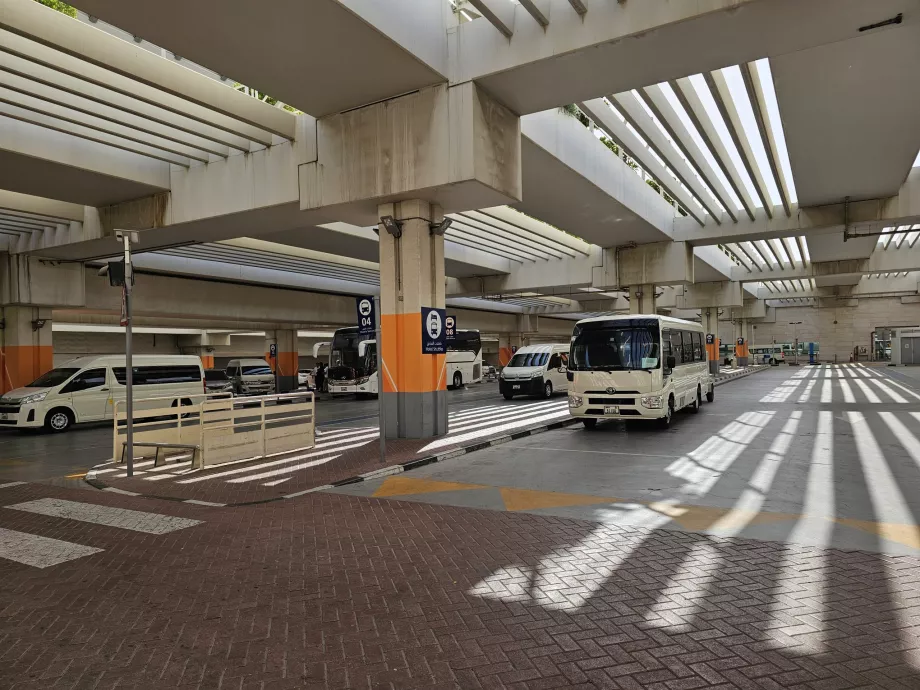 Viešbučio autobusų stotelės, 3 terminalas