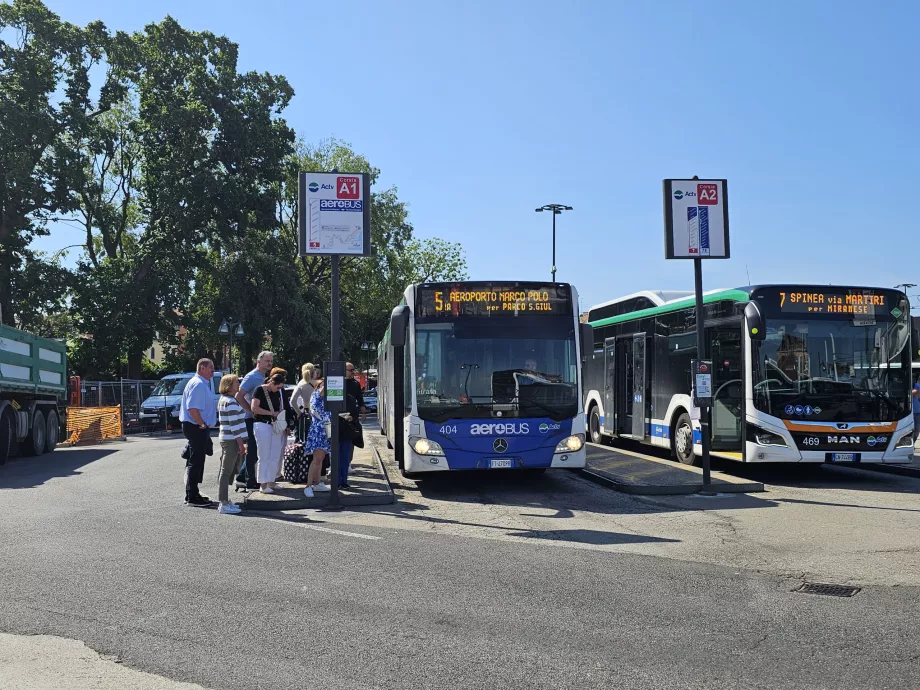 Stotelės kryptis Venecijos oro uostas, Piazzale Roma