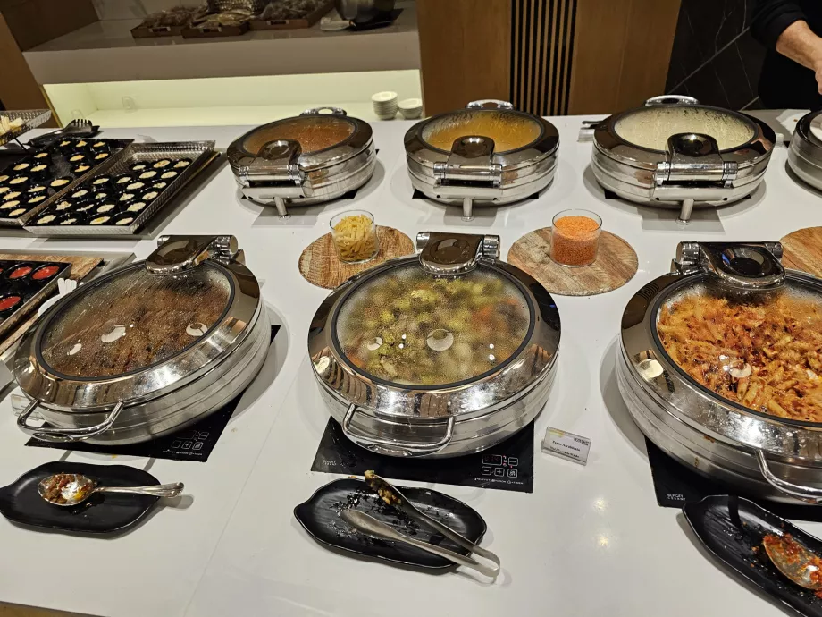 "Ahlein Lounge", karštųjų patiekalų meniu