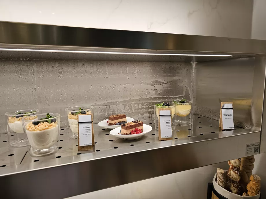 Pirmosios klasės salonas (pagrindinis terminalas) - saldumynai ir desertai