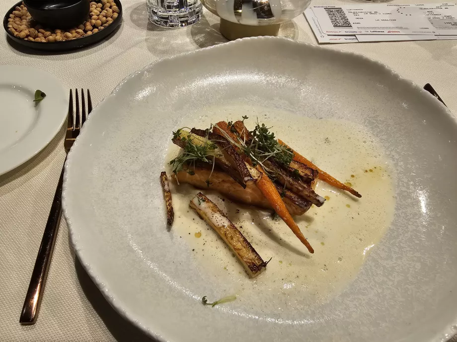 Pirmosios klasės salonas (pagrindinis terminalas) - a la carte pagrindinis patiekalas