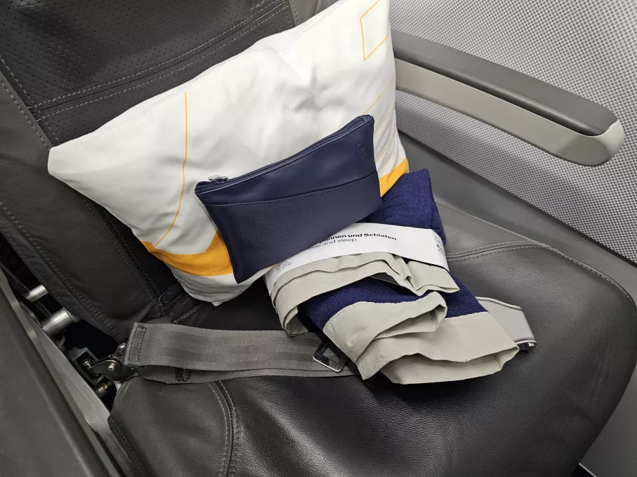 Pagalvė, patogumų rinkinys, antklodė