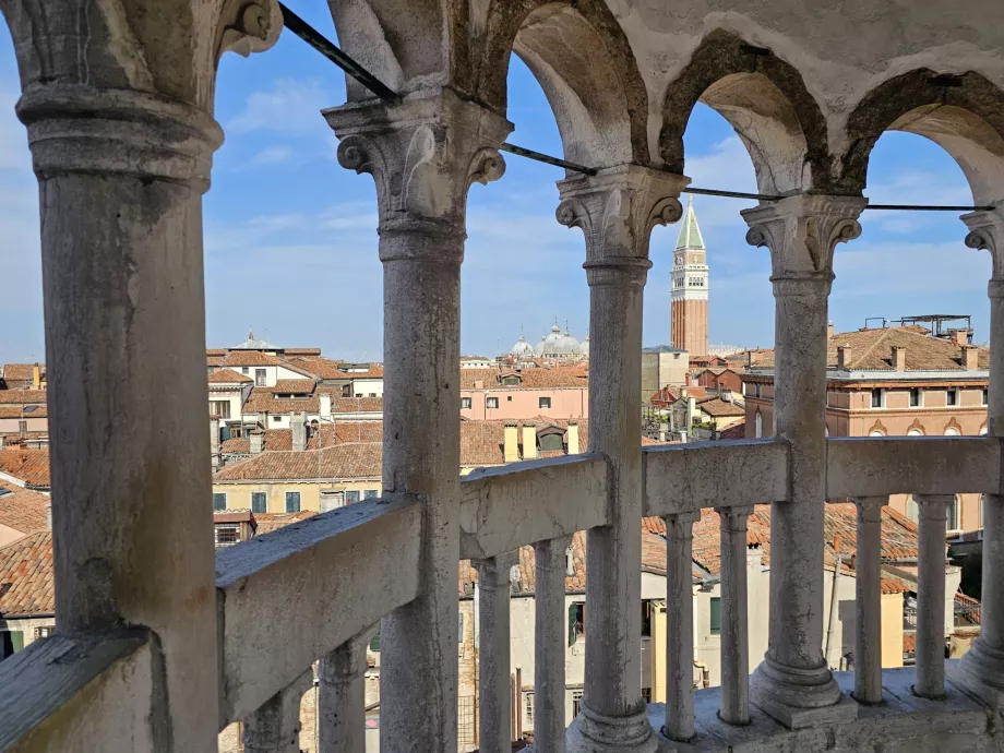Vaizdas iš Palazzo Contarini del Bovolo