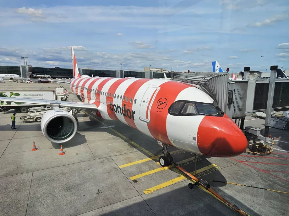 Raudonasis "Airbus A320 Condor