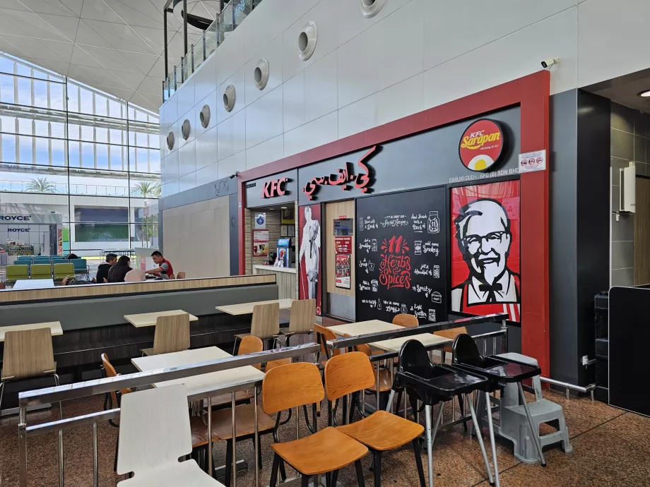 KFC, atvykimo salė, viešoji erdvė