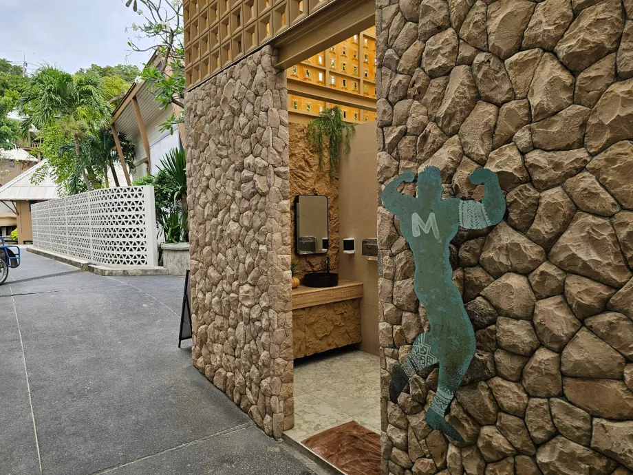 Rin Nai paplūdimys, nemokami tualetai