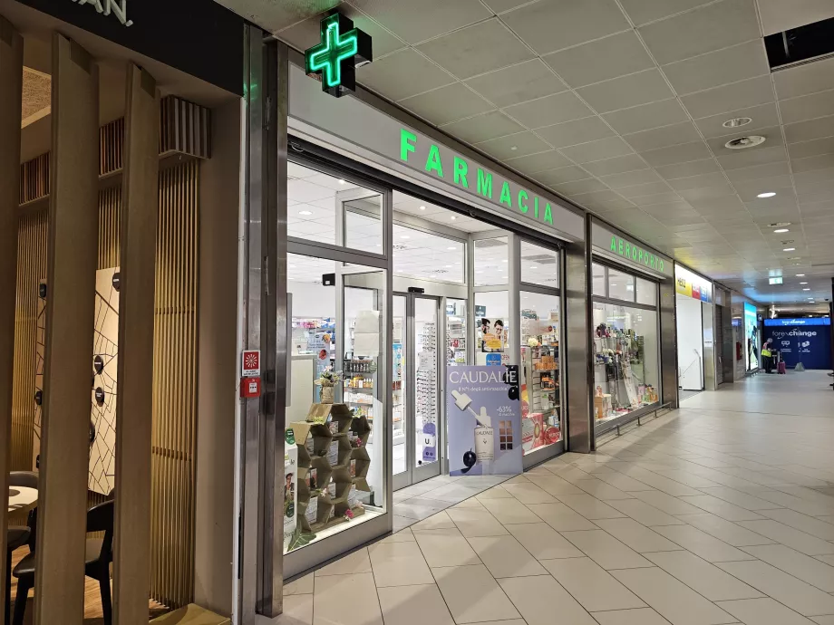 Vaistinė, BLQ oro uostas