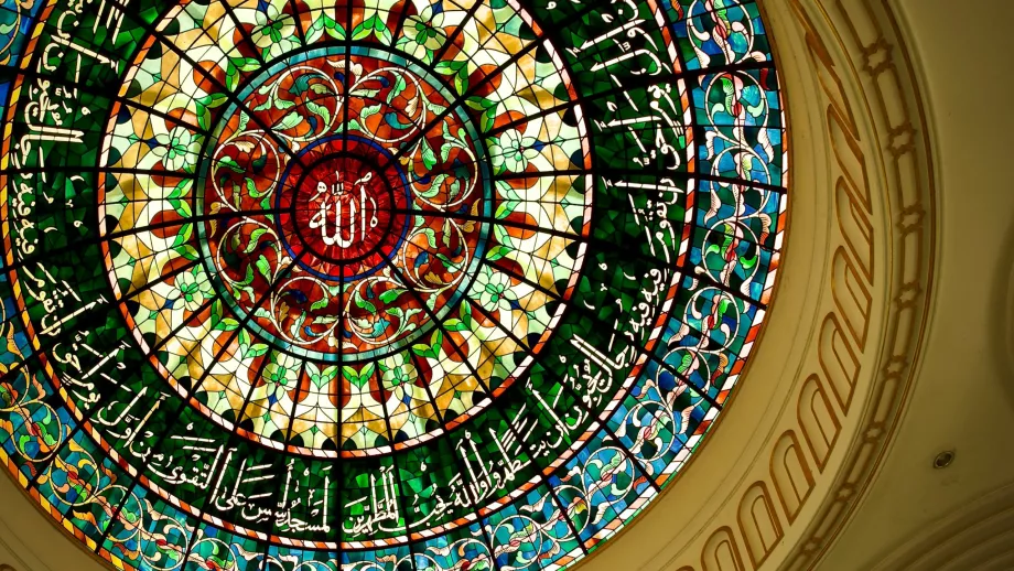 Jame Asr Hassanil Bolkiah mečetės interjeras