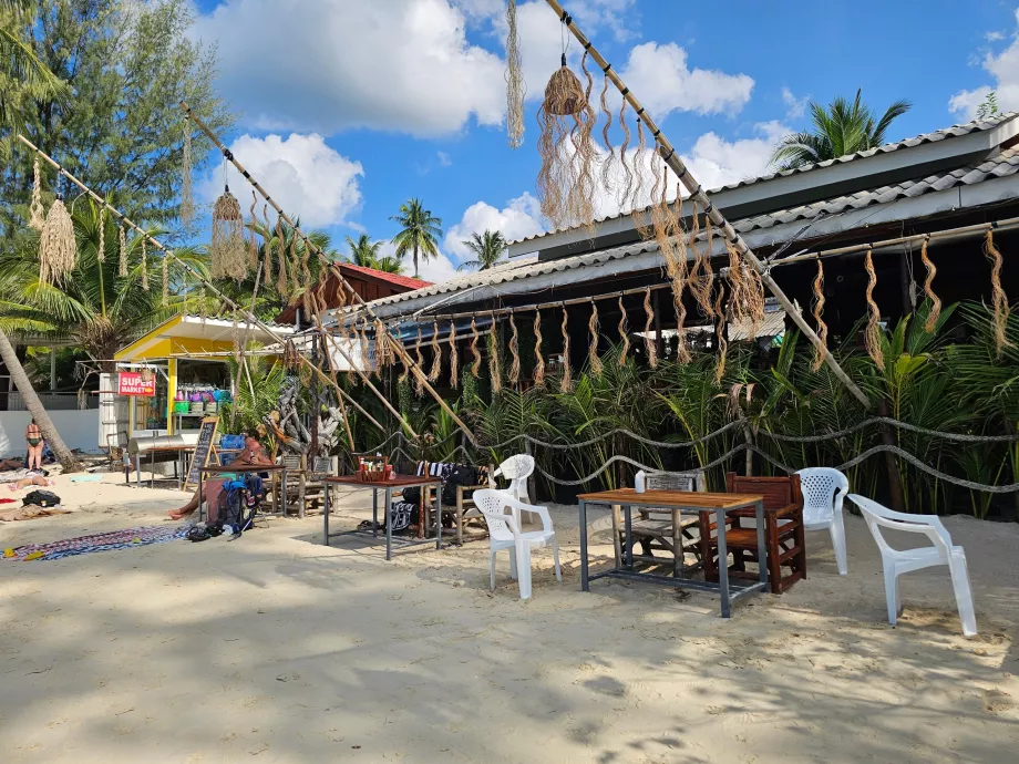 Salotų paplūdimys, restoranas