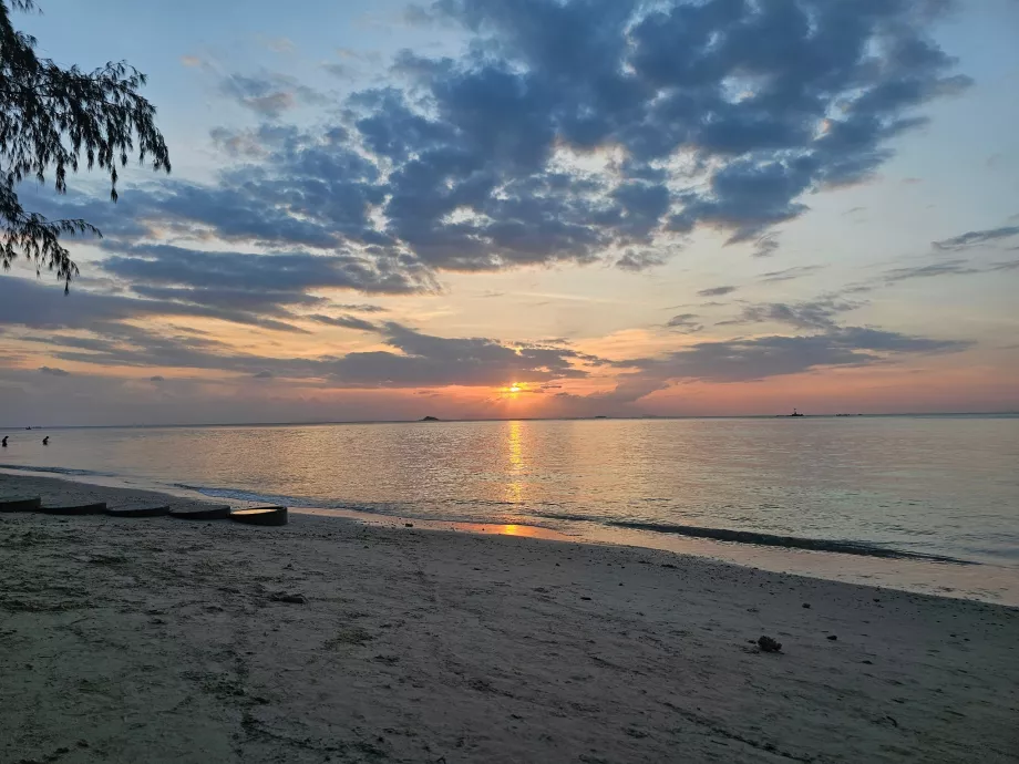 Saulėlydis Zen paplūdimyje