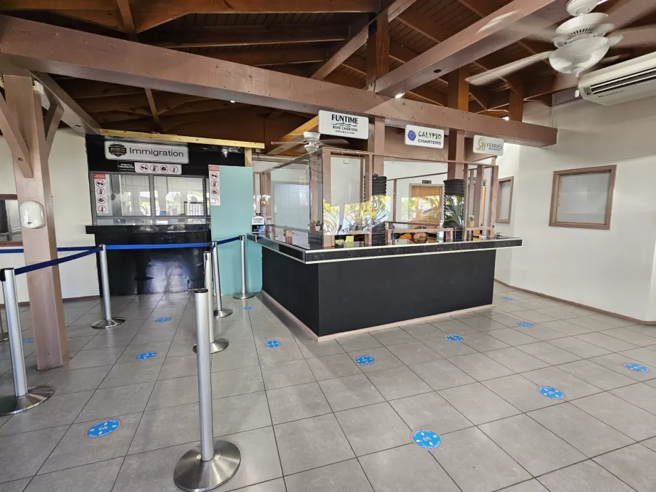 Bilietų pardavimas ir imigracija SXM oro uosto prieplaukoje