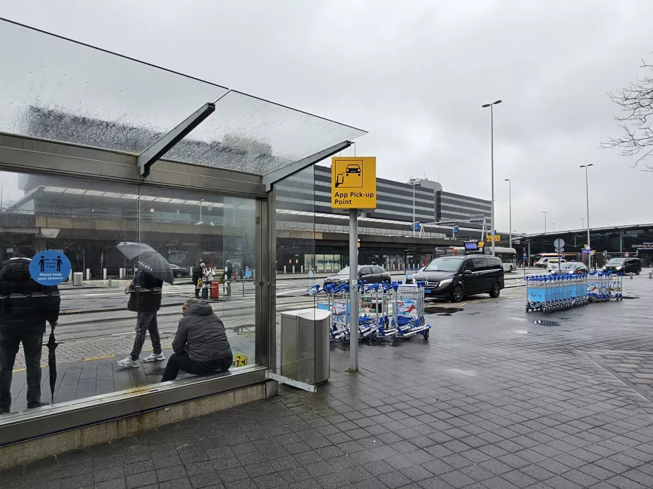 Taksi stotelės per mobiliąsias programėles