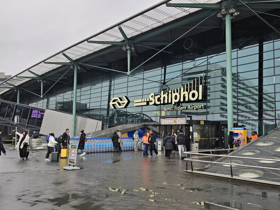 Schipholo oro uostas, pagrindinis terminalas