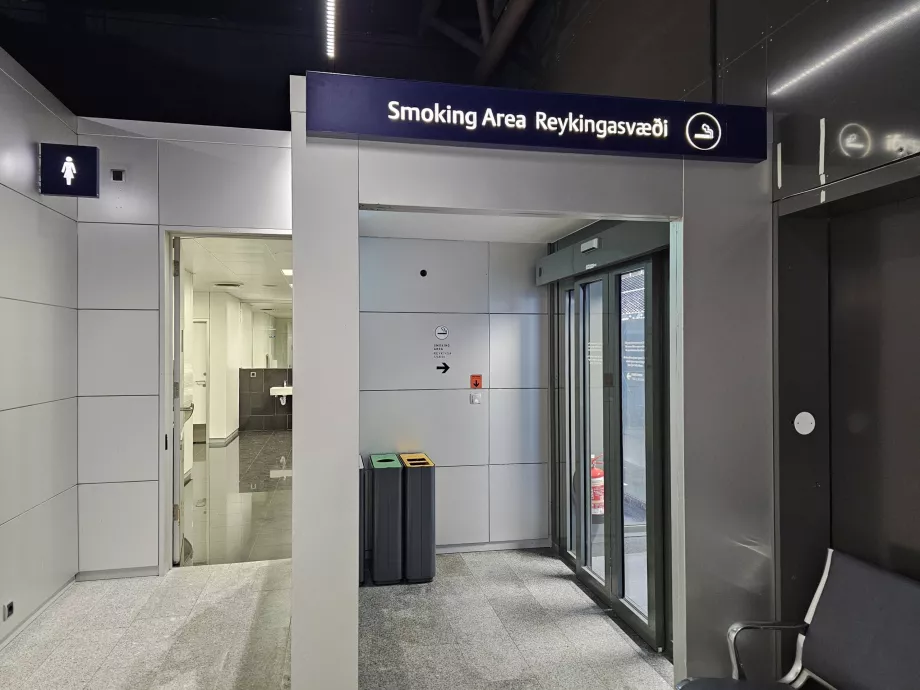 Rūkomieji kambariai po saugumo patikrinimo