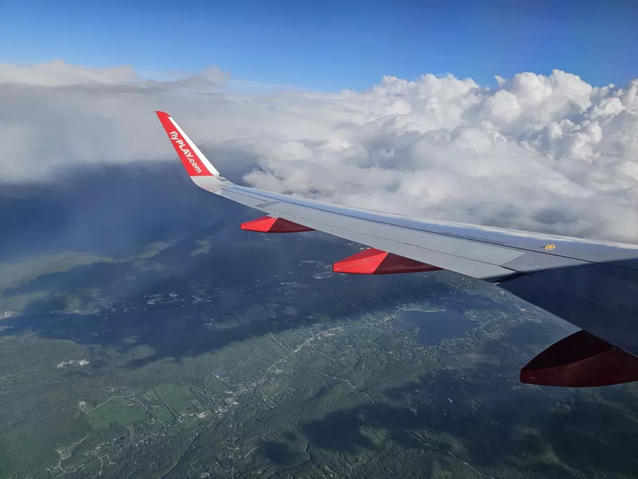 SWF oro uosto vaizdas iš artėjimo tūpti