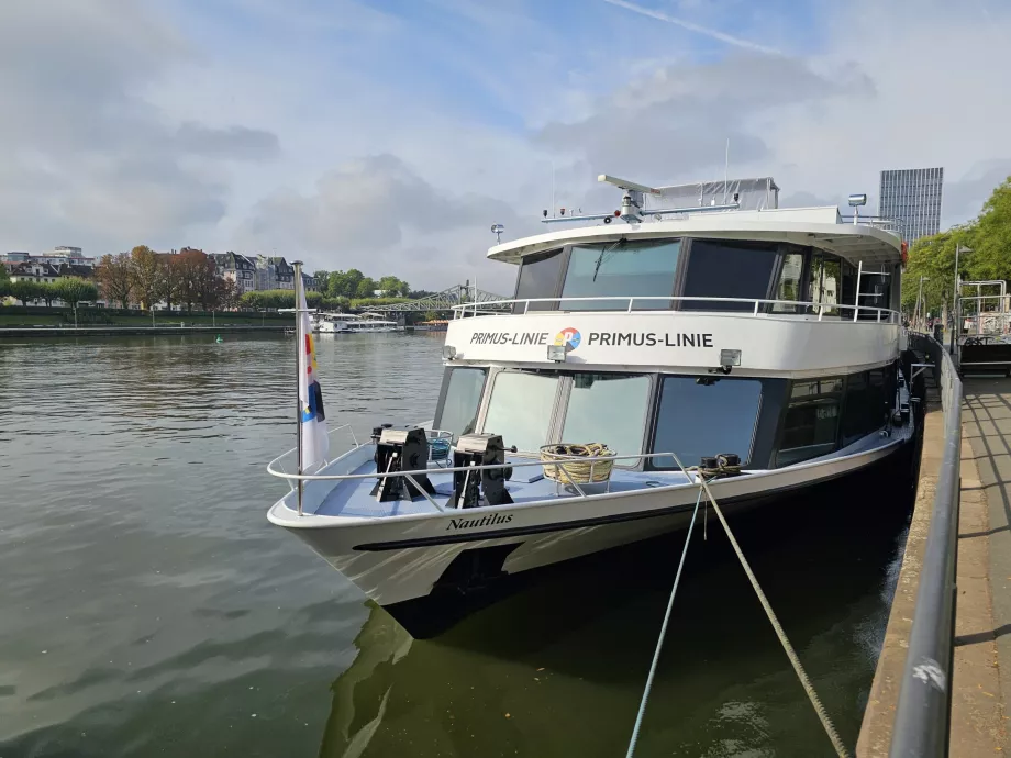 Laivas "Primus Line
