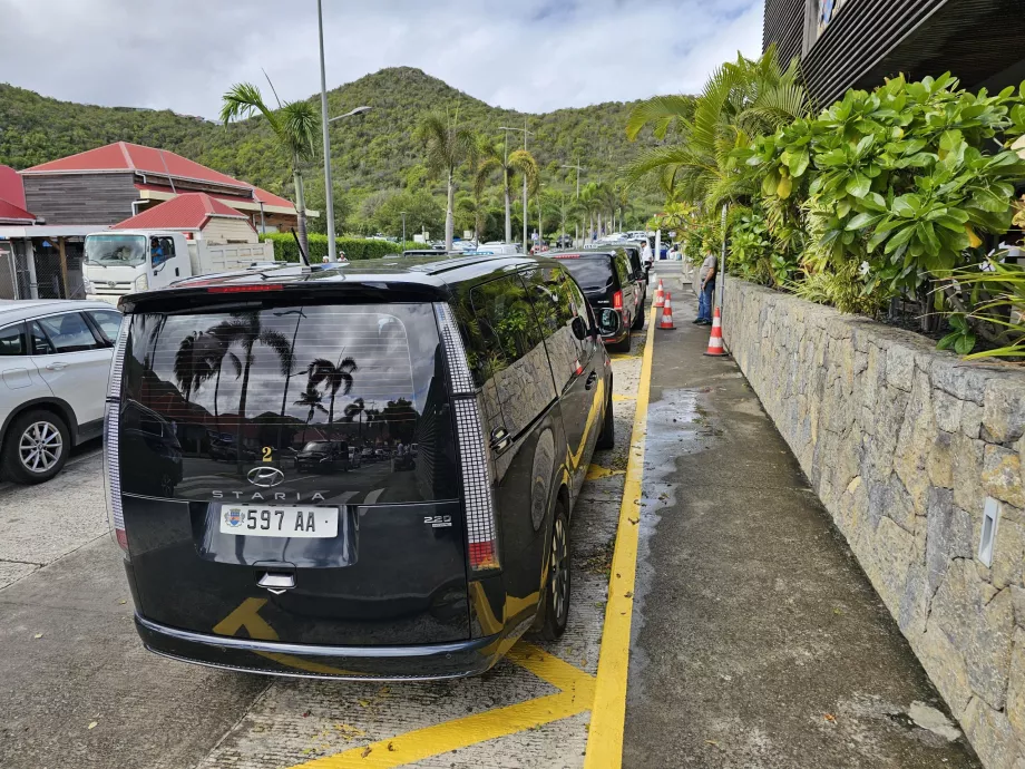 Taksi, oro uostas SBH