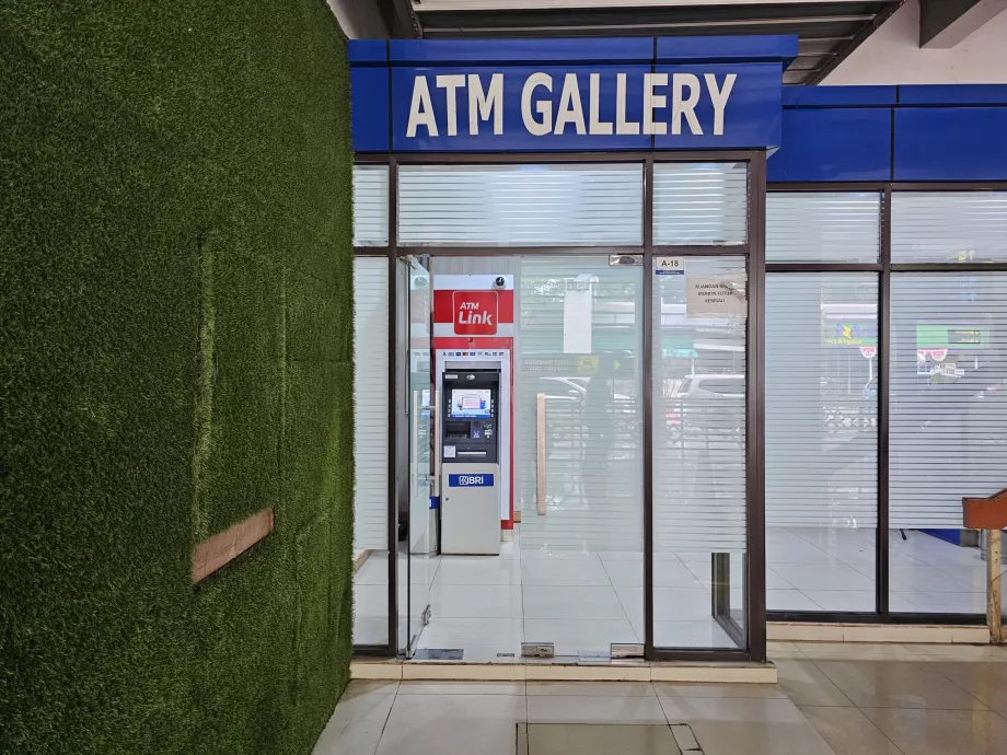 Bankomatai, atvykimo salė