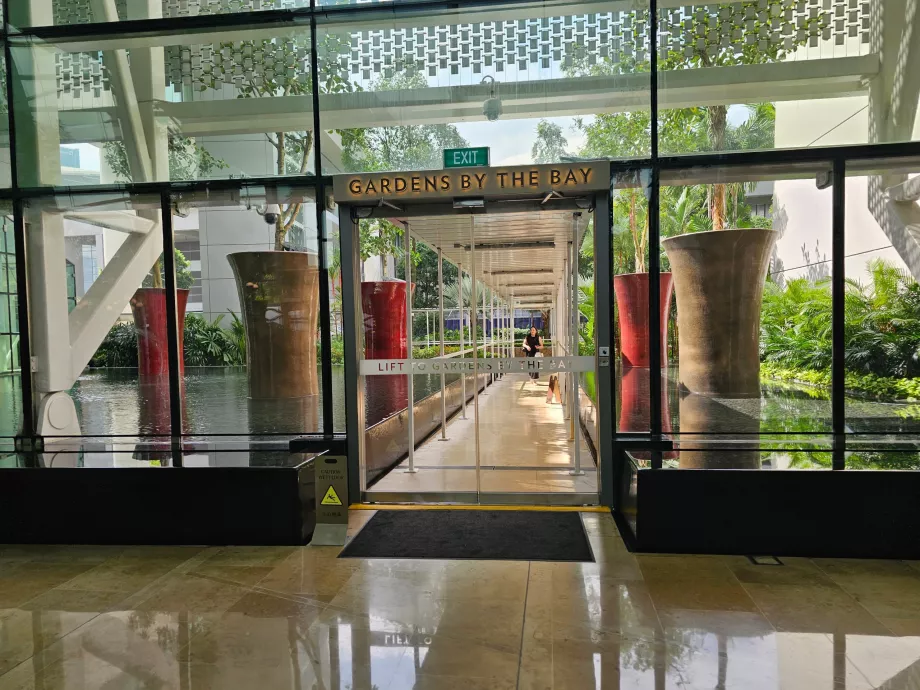 Išėjimas į Gardens by the Bay