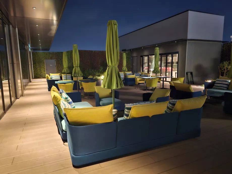 Restorano "Gallery 11" lauko terasa