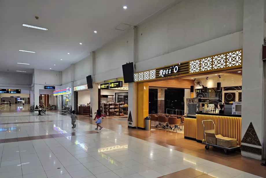 Parduotuvės ir restoranai viešojoje erdvėje