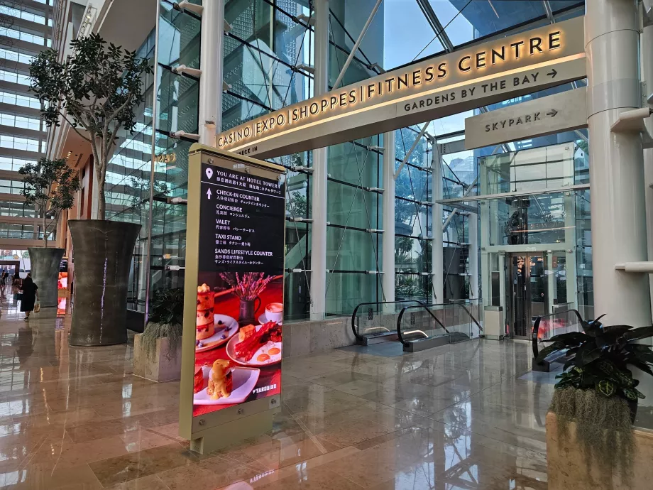 Įėjimas iš viešbučio į prekybos centrą