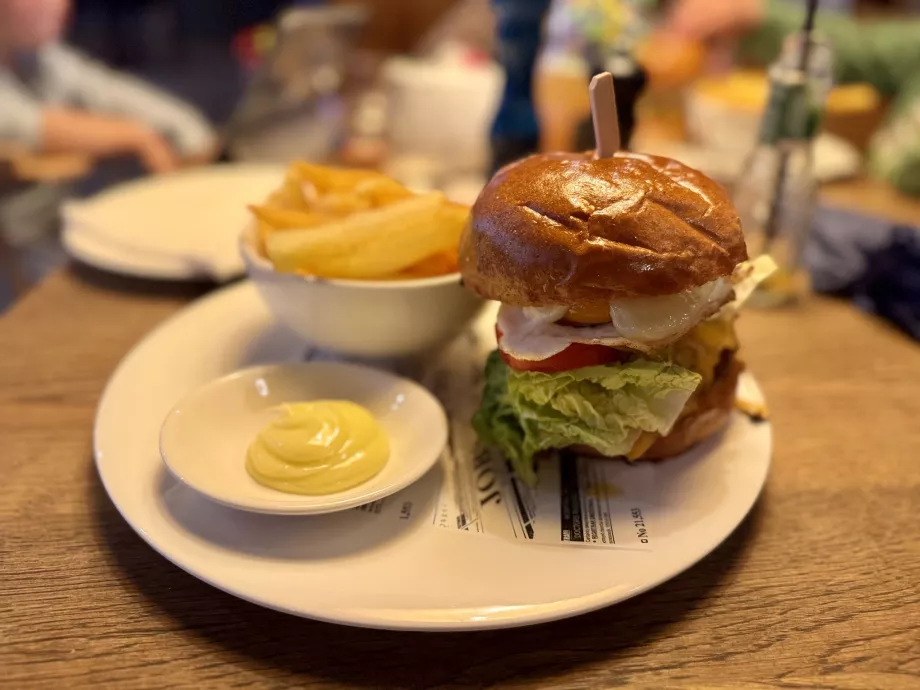 Burgeris Swissotel Damian Jasna