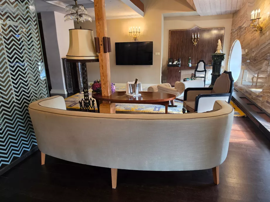„Onyx Tower Suite“ svetainė