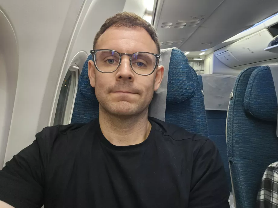 Reguliuojamas galvos atlošas