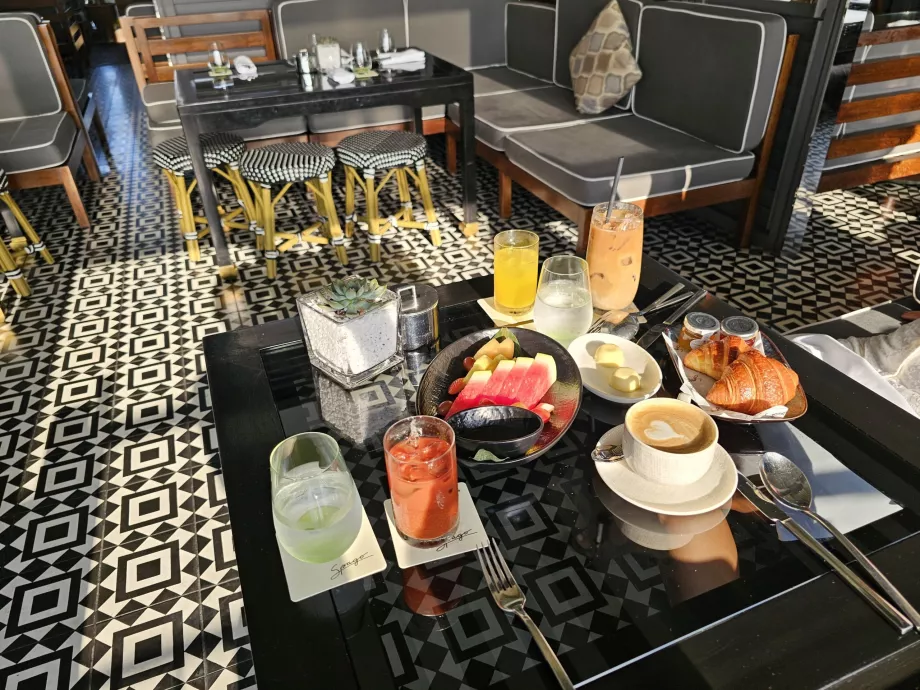 Pusryčiai "Spago" bare